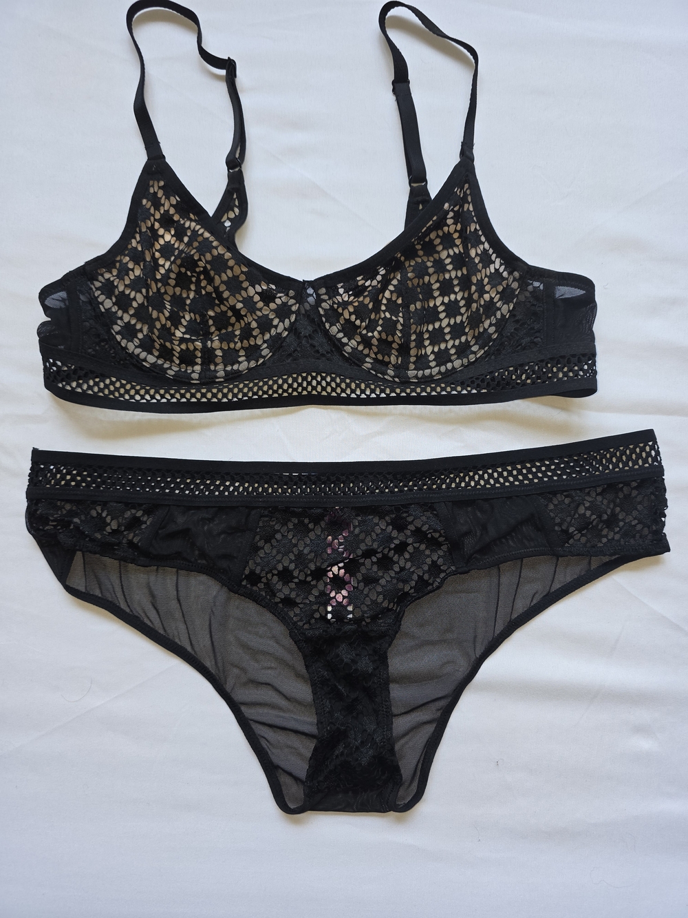 Adore Me Black & Nude Lace Bra + Panty Set 36B/Large